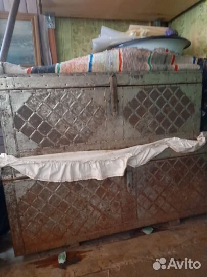 Сундук старинный большой
