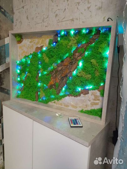 Картина из стабилизированного мха и коры с подсвт