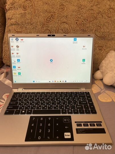 Ноутбук dexp aquilon