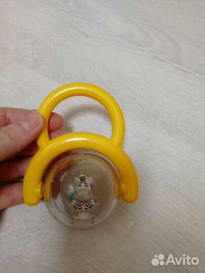 Детские развивающие погремушки