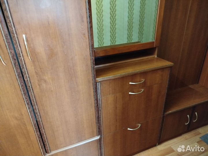 Прихожая б/у