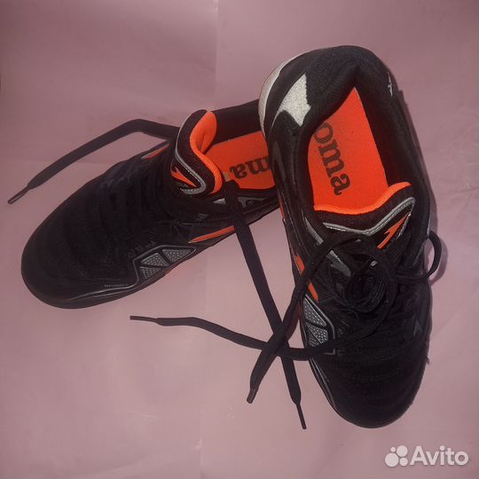 Футбольные бутсы