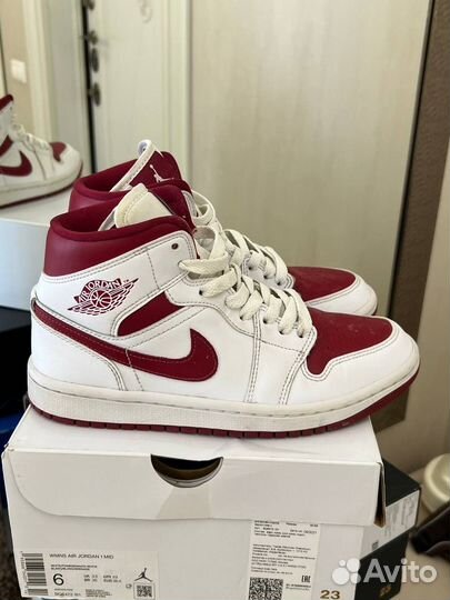 Nike air jordan 1 mid