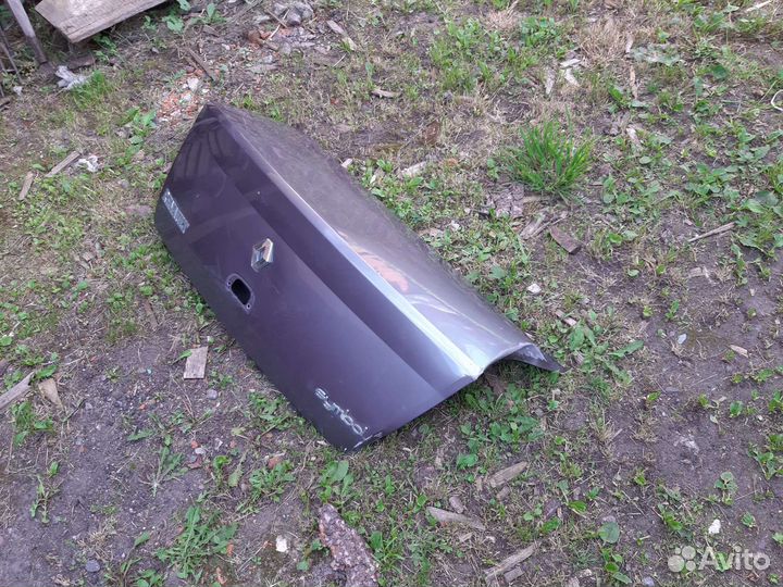 Крышка багажника рено символ