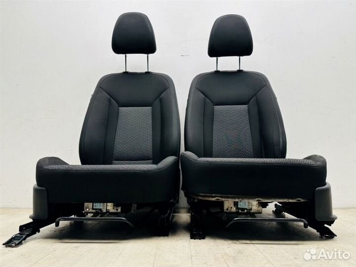 Сиденья передние передняя Hyundai I40 2.0 G4NA