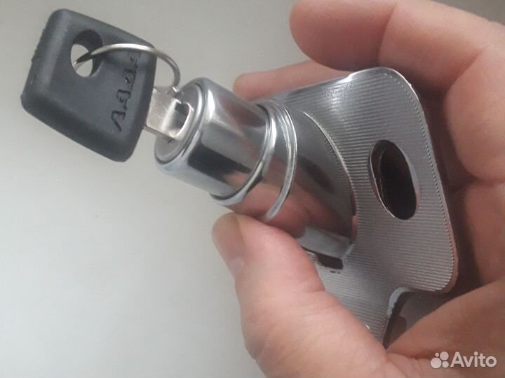 Личинка в сборе замком багажника 1118 Калина