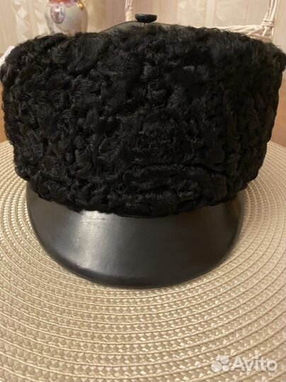 Мужская кожаная шапка