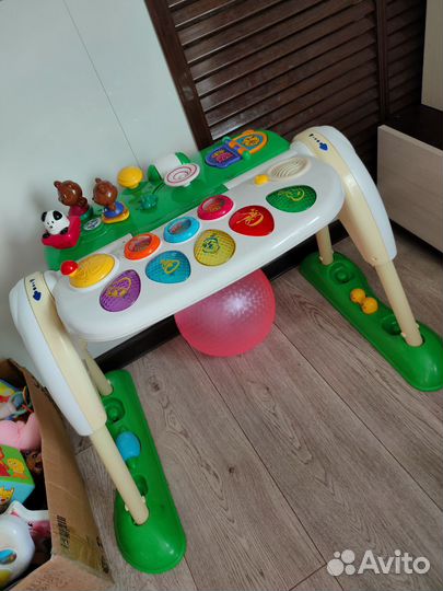 Развивающая игрушка столик