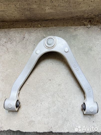 Рычаг правый верхний Infiniti M35