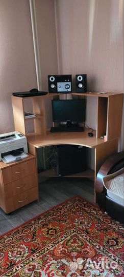 Компьютерный стол