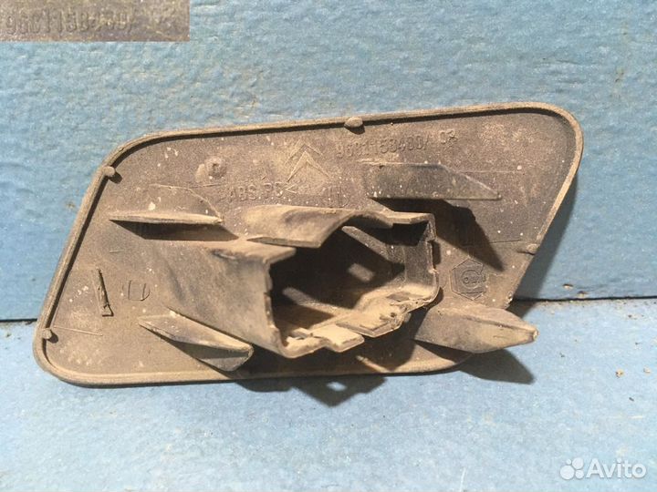 Крышка форсунки правая Citroen C5 08-17 Ситроен С5