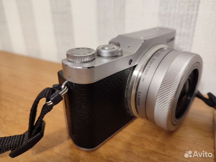 Компактный фотоаппарат Panasonic Lumix DC-GX800