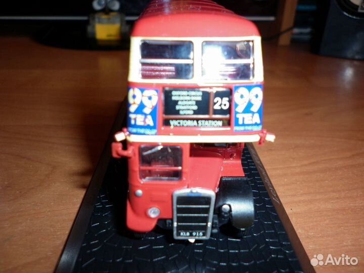 Коллекционная модель автобуса Leyland RTW 1957