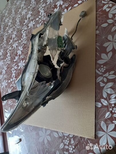 Фара в разбор передняя правая Тойота Аурис 2014