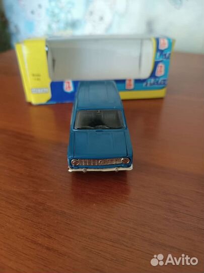 Коллекционная модель ваз-2102 Тантал