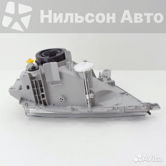 Фара toyota dyna с 1999 г левая, zevs