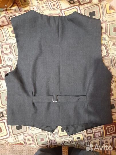 Жилетка для мальчика школьная