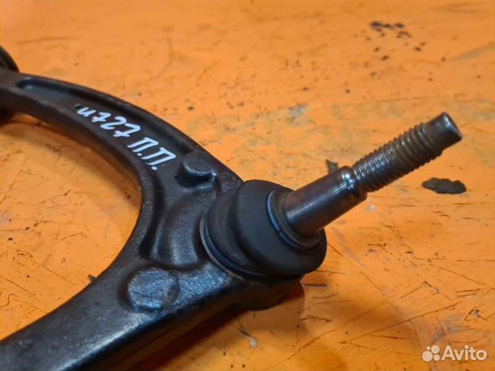 Рычаг подвески верхний передний правый Cadillac