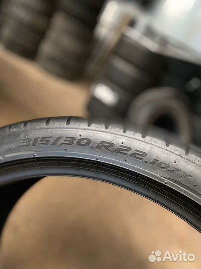 Pirelli P Zero PZ4 315/30 R22