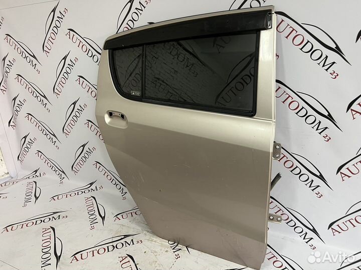 Дверь задняя правая Дайхатсу Мира