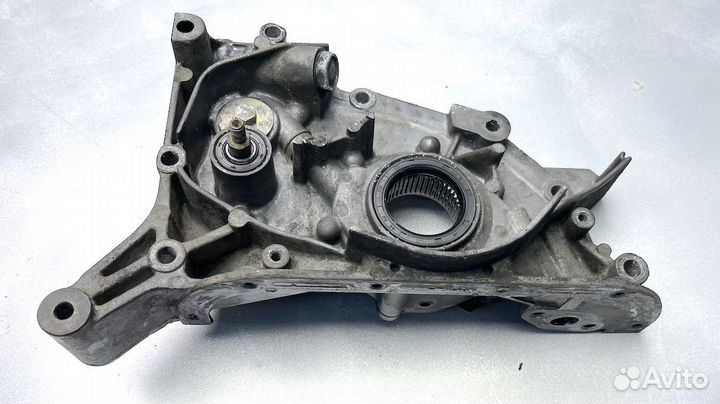 Мицубиси L300 Насос масляный