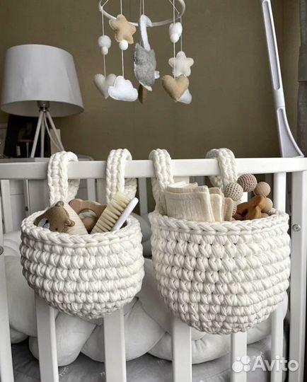 Подвесная корзинка на кроватку