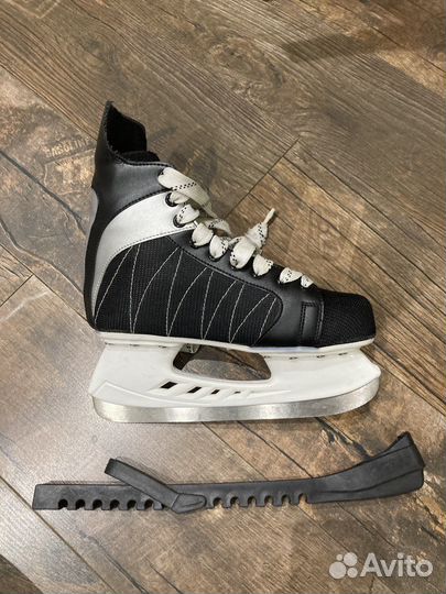 Коньки хоккейные б/у размер 39