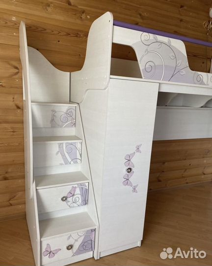 Двухъярусная кровать для девочки