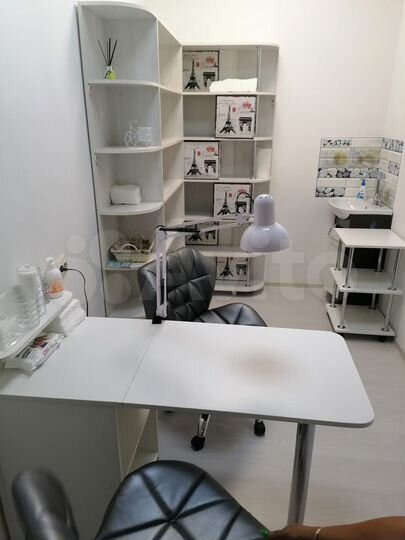 Кабинет маникюра в ТЦ галерея