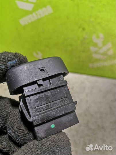 Кнопка центрального замка Рено Клио 2 Симбол