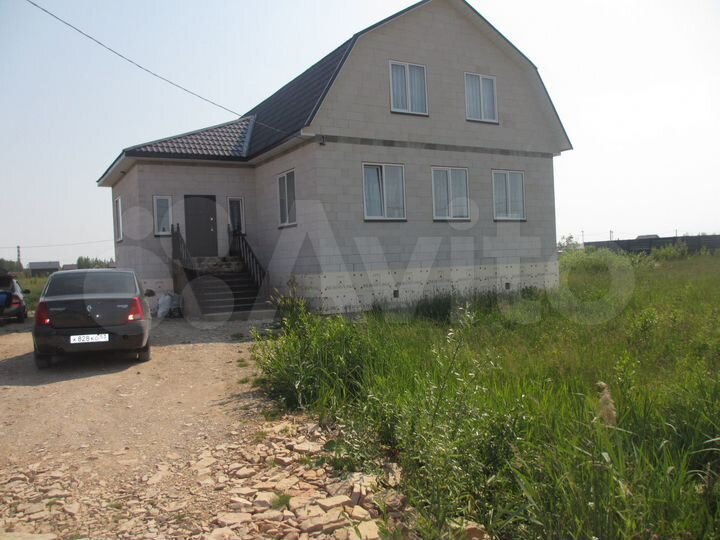 Коттедж 200 м² на участке 12 сот.