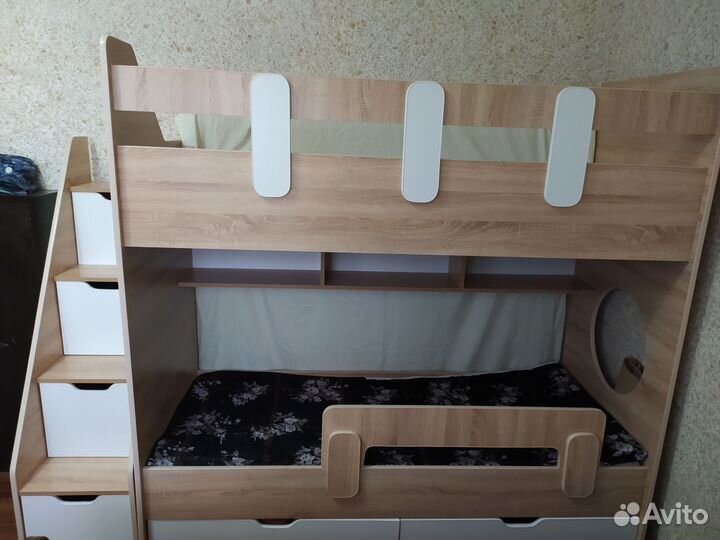 Двухъярусная кровать бу