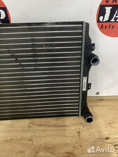 Радиатор охлаждения Audi A3 8P