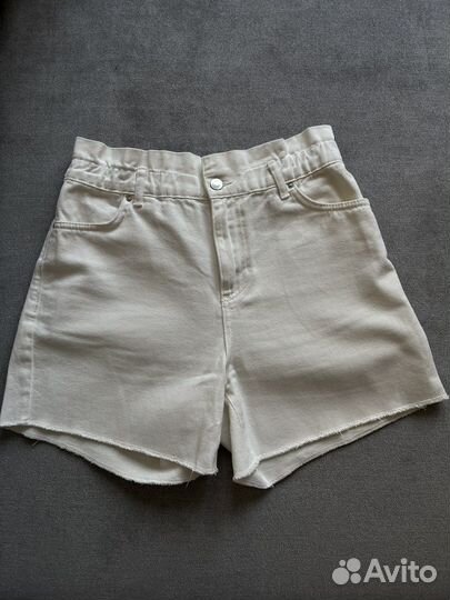 Белые шорты M размер