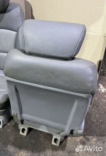 Сиденье второго ряда Grand Starex 2007-2015
