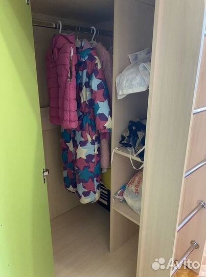 Кровать чердак со столом и шкафом