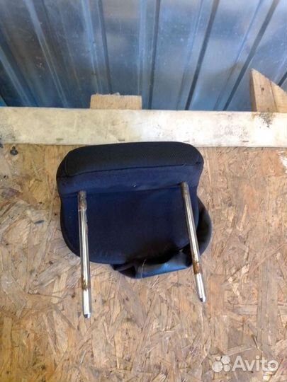 Подголовник заднего сиденья Kia Rio 3 Solaris