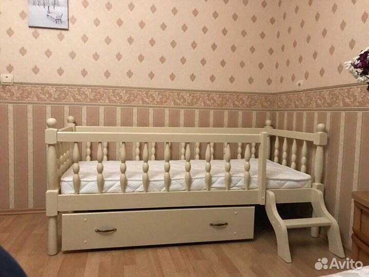 Детская кровать из массива сосны 