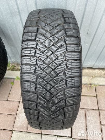 Pirelli Ice Zero FR 205/55 R16