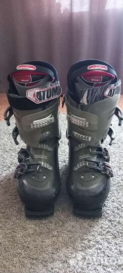 Горнолыжные ботинки atomic