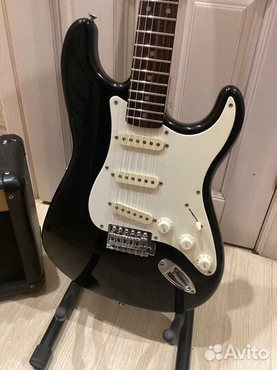 Гитара squier affinity + комбик marshall