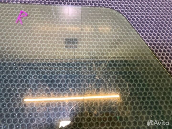 Стекло двери прав. перед. Mercedes-Benz G350