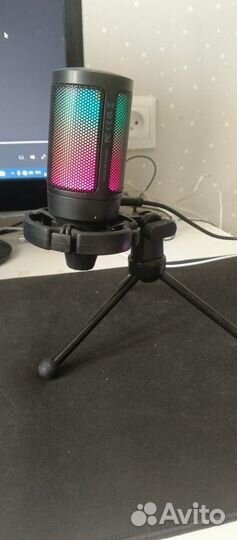 Студийный микрофон