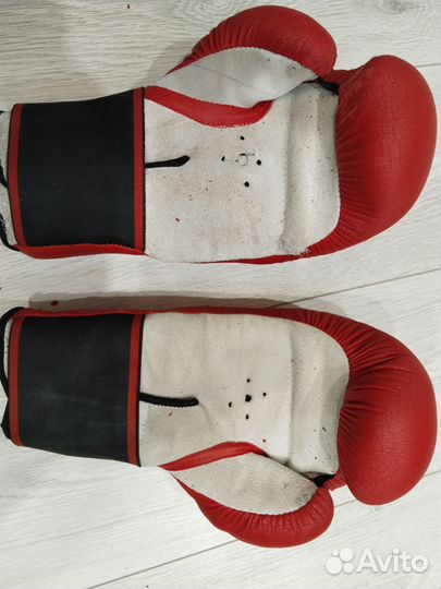 Боксерские перчатки 10 oz