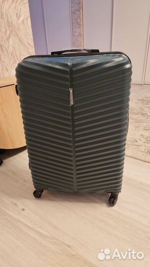 Чемоданы новые разные цвета