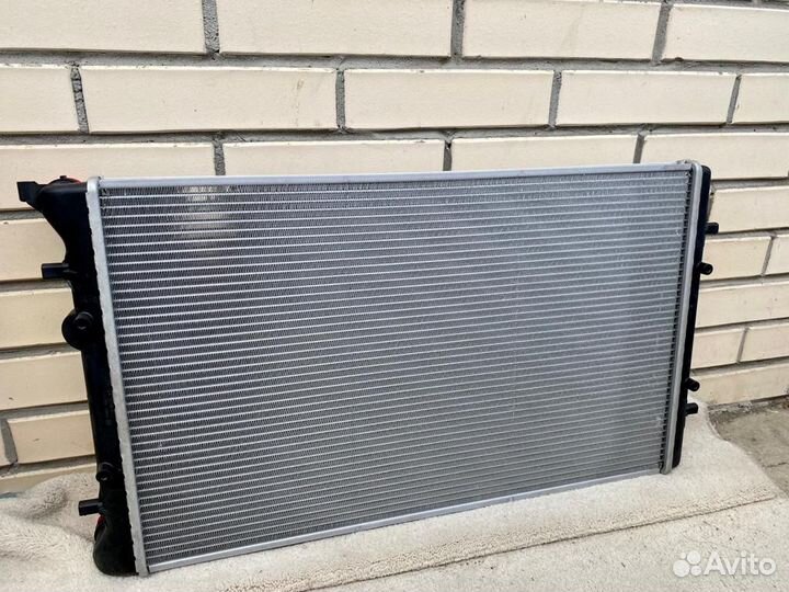 Радиатор охлаждения VAG 1.8т