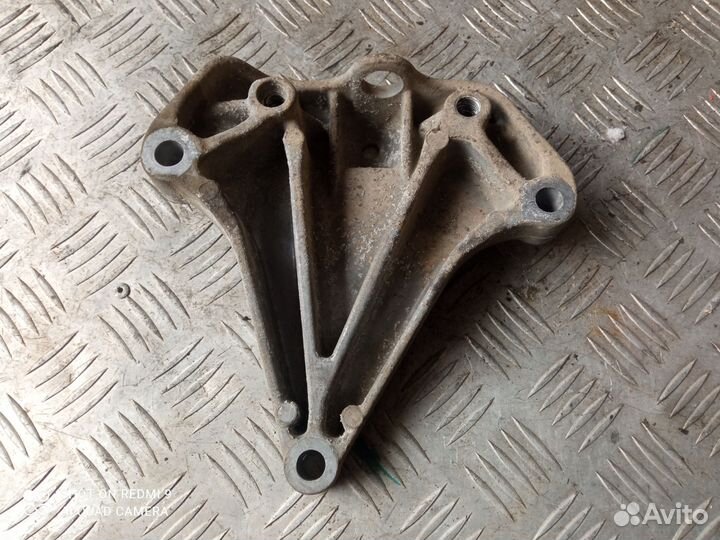 Кронштейн АКПП Фольксваген Гольф 6