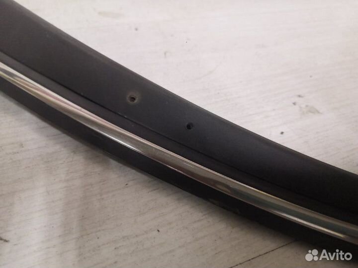 Молдинг кузова задний левый Toyota Corolla AE110