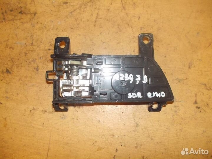 Ручка двери внутренняя левая (Kia Sorento)