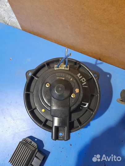 Моторчик печки Mazda mpv lw5w 1999-2006